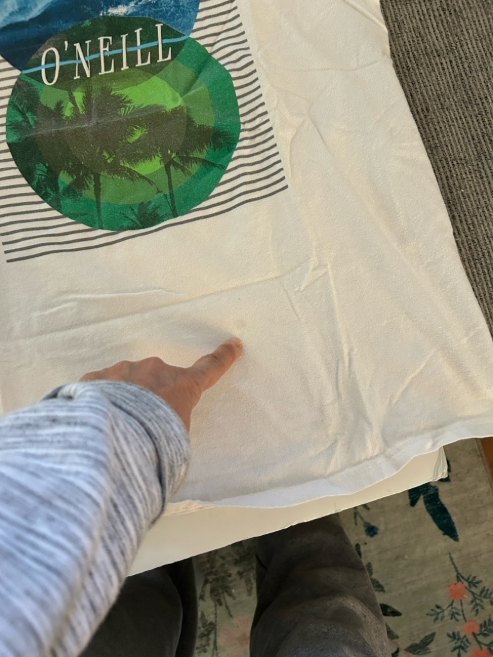 O'Neill White Tee with Blue and Green Double Circle Surf Graphic size medium - Picture 4 of 8